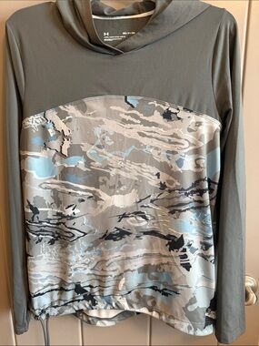 Under Armour Men’s Gray & Light Blue Camo Performance Hoodie